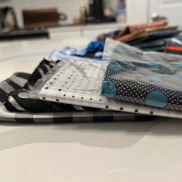 Elegant Kerchief Bundle - Picture 5 of 5